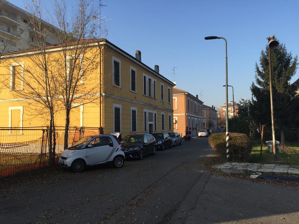 Morsenchio Flat Apartment Милано Стая снимка
